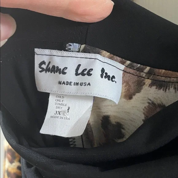 Elegant Black and Leopard Print Dress - Picture 2 of 4